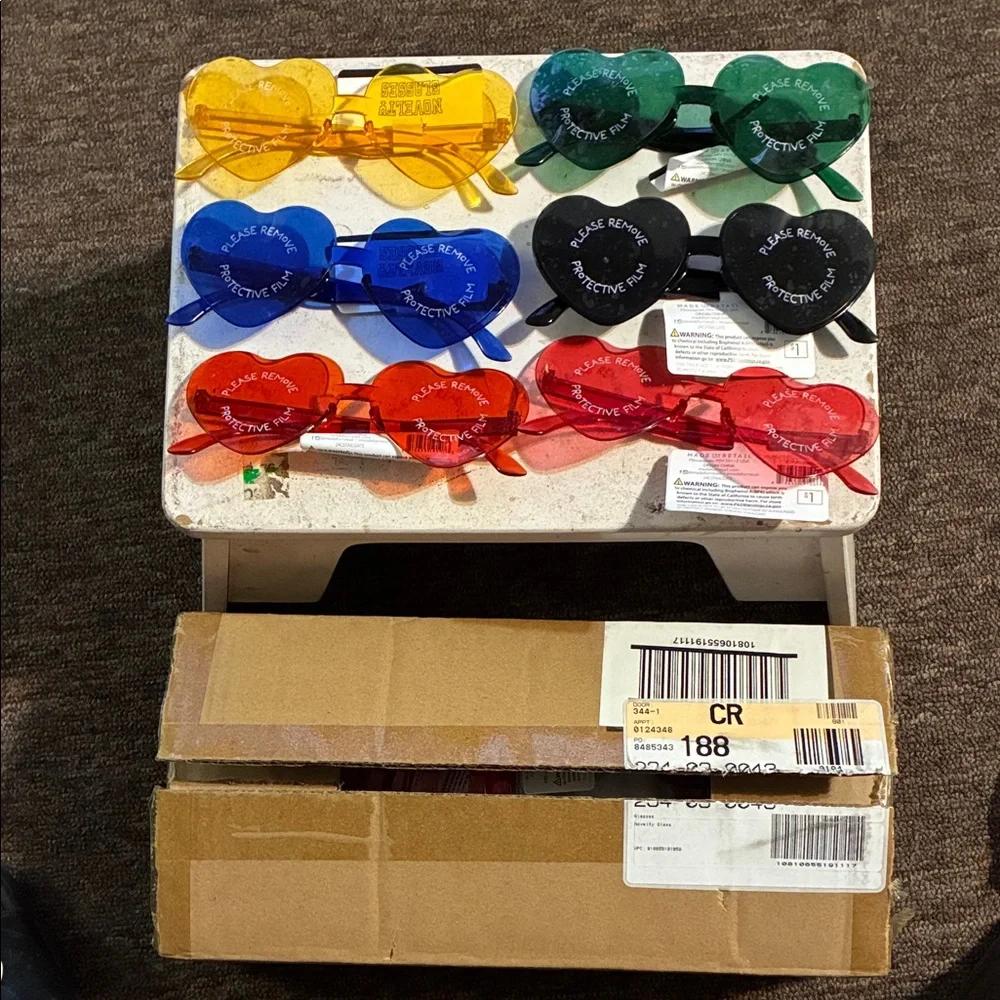 Heart-Shaped Sunglasses Set in Multiple Colors
